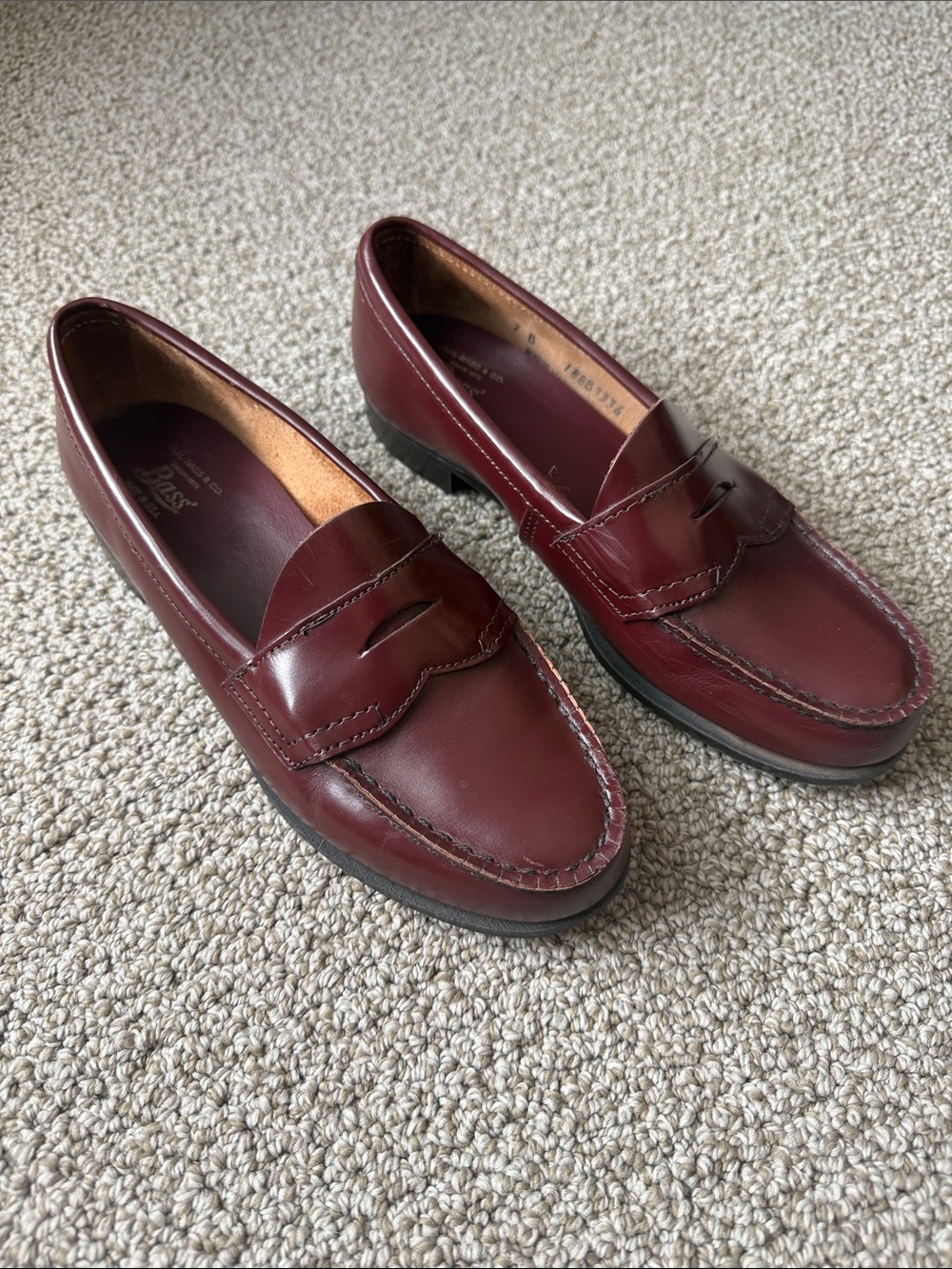 Bass Weejuns Burgundy Leather Penny Loafers – Women’s 7